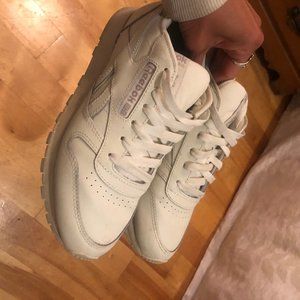 Womens Reebok Classic Sneakers size 8
